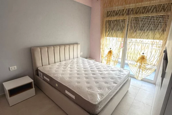 Shtepi me qera Apartament ne Tirane, 2+1, Mobilimi E mobiluar, Pagesa 600  Euro.