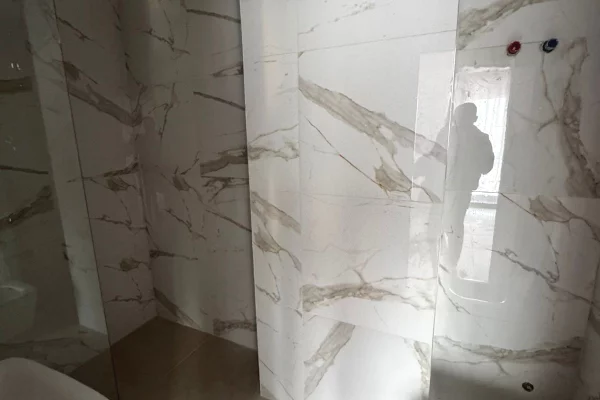 Shtepi me qera Apartament ne Tirane, 2+1, Mobilimi E mobiluar, Pagesa 600  Euro.