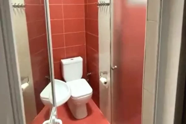 Shtepi me qera Apartament ne Tirane, 2+1, Mobilimi E mobiluar, Pagesa 550  Euro.