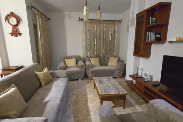 Shtepi me qera 2+1 ne Tirane - 550 Euro