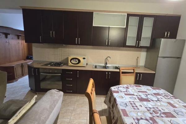 Shtepi me qera 2+1 ne Tirane - 550 Euro