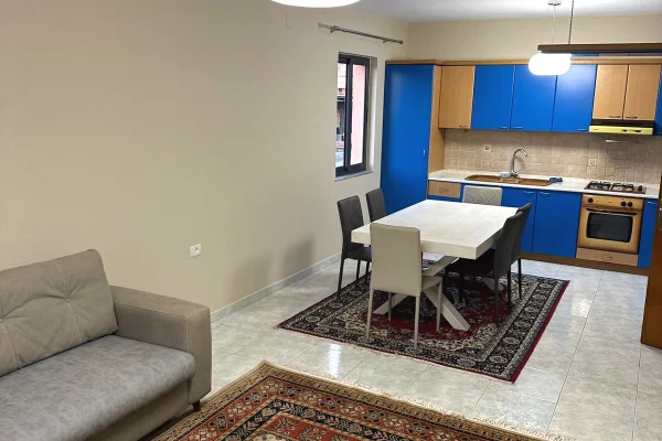Shtepi me qera Apartament ne Tirane, 2+1, Mobilimi E mobiluar, Pagesa 400  Euro.