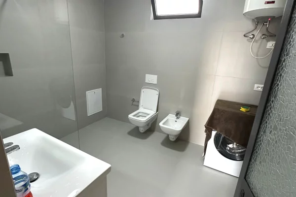 Shtepi me qera Apartament ne Tirane, 2+1, Mobilimi E mobiluar, Pagesa 400  Euro.