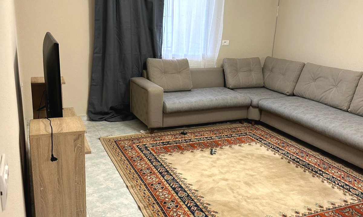 Shtepi me qera Apartament ne Tirane, 2+1, Mobilimi E mobiluar, Pagesa 400  Euro.