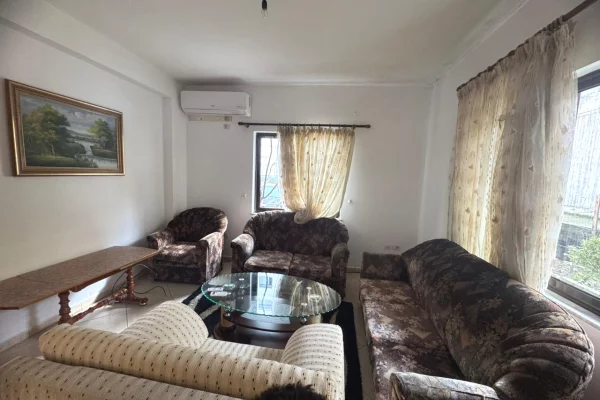 Shtepi me qera 3+1 ne Tirane - 450 Euro