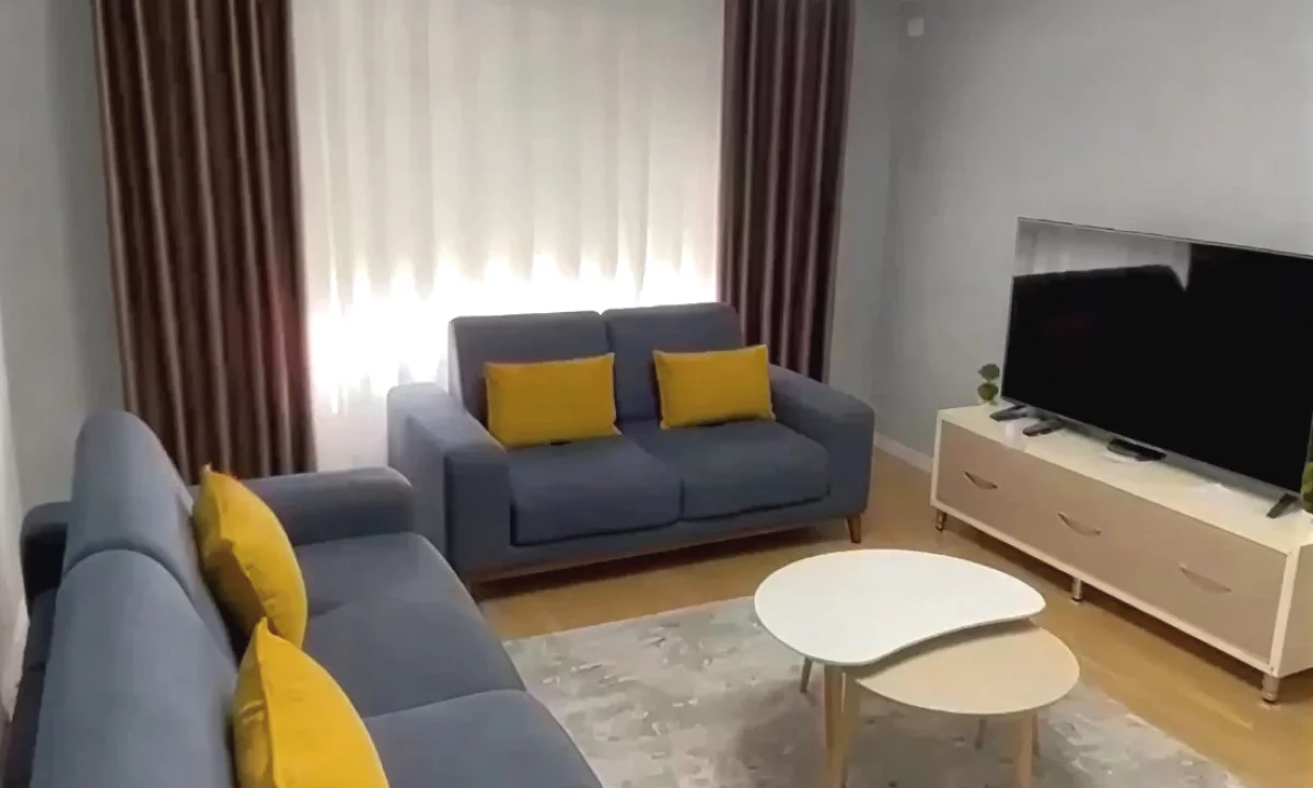 Shtepi me qera Apartament ne Tirane, 2+1, Mobilimi E mobiluar, Pagesa 700  Euro.