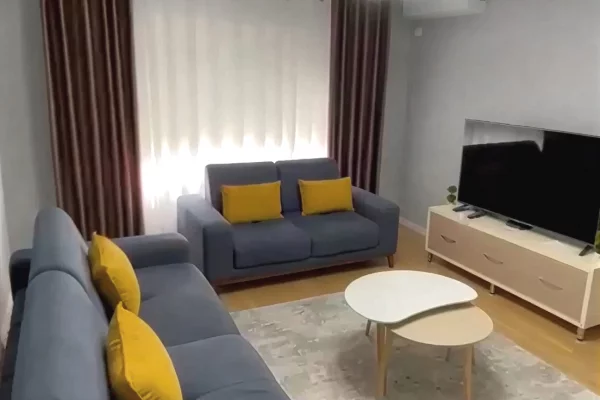 Shtepi me qera 2+1 ne Tirane - 700 Euro