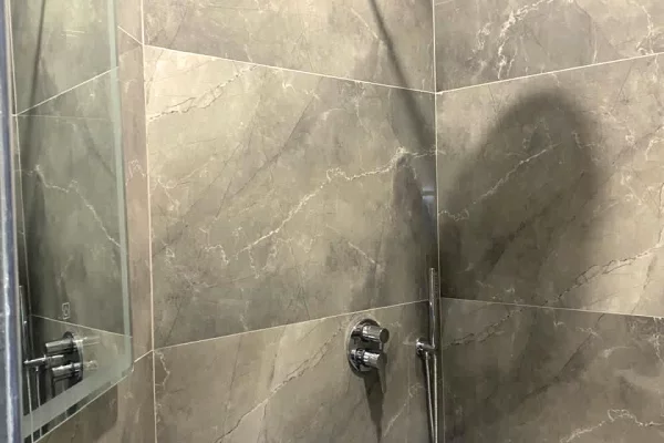 Shtepi me qera Apartament ne Tirane, Garsoniere, Mobilimi E mobiluar, Pagesa 500  Euro.