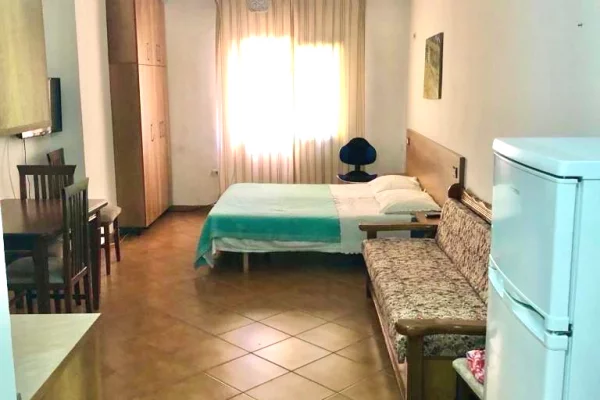 Shtepi me qera Garsoniere ne Tirane - 550 Euro