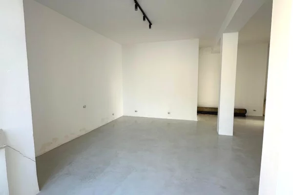 Business Property for Rent 3+1 in Tirana - 800 Euro
