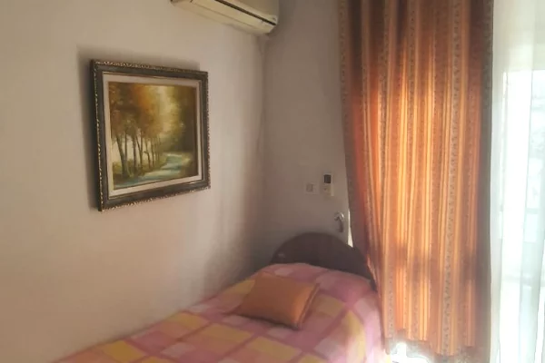 Shtepi me qera Apartament ne Tirane, 2+1, Mobilimi E mobiluar, Pagesa 600  Euro.