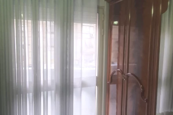 Shtepi me qera Apartament ne Tirane, 2+1, Mobilimi E mobiluar, Pagesa 600  Euro.