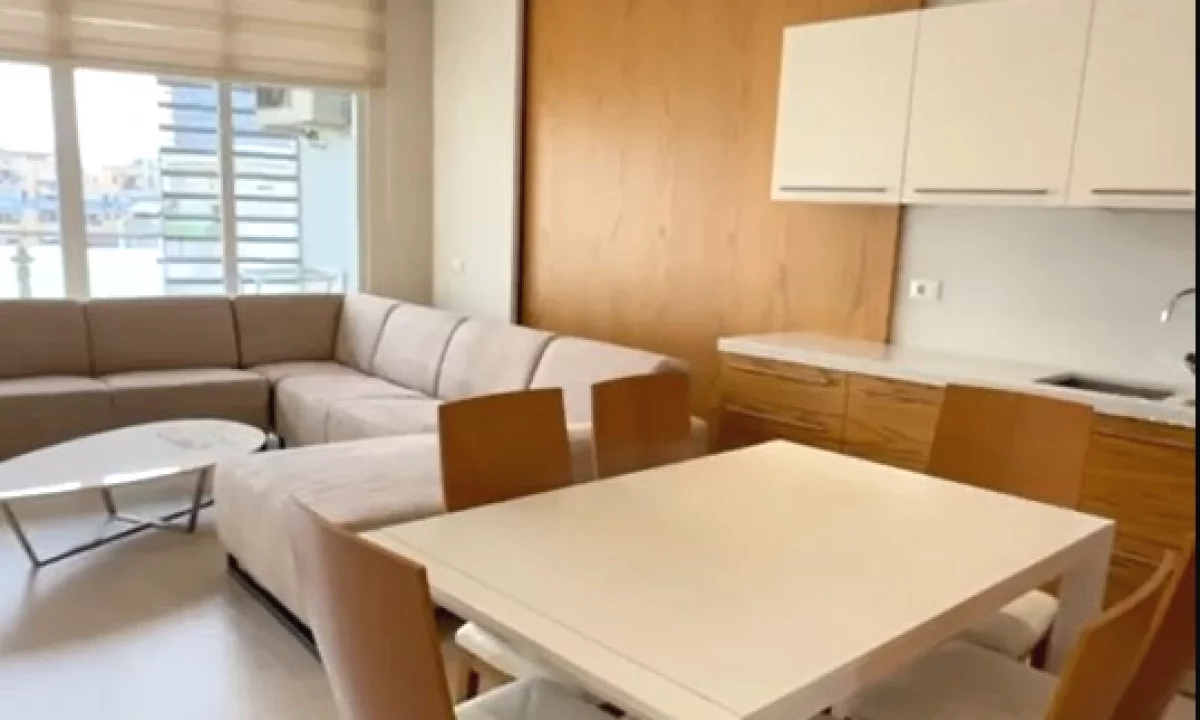 Shtepi ne shitje Apartament ne Tirane, 2+1, Mobilimi E mobiluar, Pagesa 365,000  Euro.
