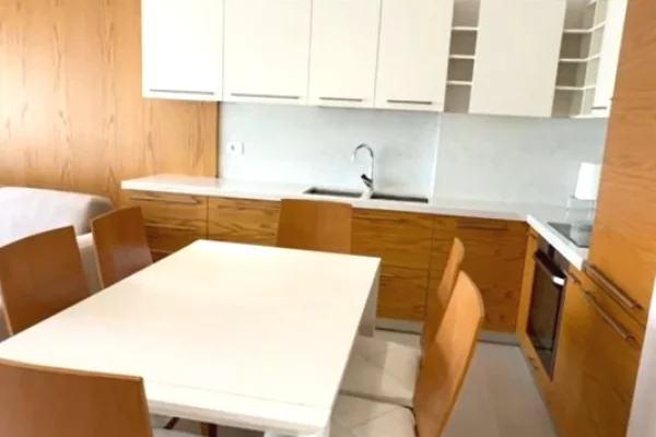 Shtepi ne shitje 2+1 ne Tirane - 365,000 Euro