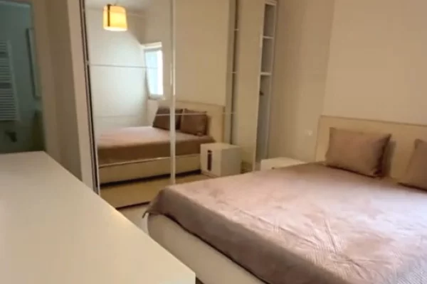 Shtepi ne shitje Apartament ne Tirane, 2+1, Mobilimi E mobiluar, Pagesa 365,000  Euro.