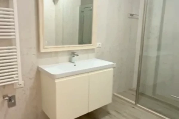 Shtepi ne shitje Apartament ne Tirane, 2+1, Mobilimi E mobiluar, Pagesa 365,000  Euro.