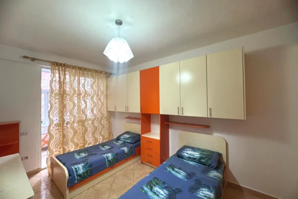 Shtepi me qera Apartament ne Tirane, 2+1, Mobilimi E mobiluar, Pagesa 450  Euro.