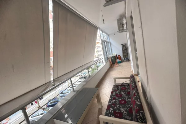 Shtepi me qera Apartament ne Tirane, 2+1, Mobilimi E mobiluar, Pagesa 450  Euro.