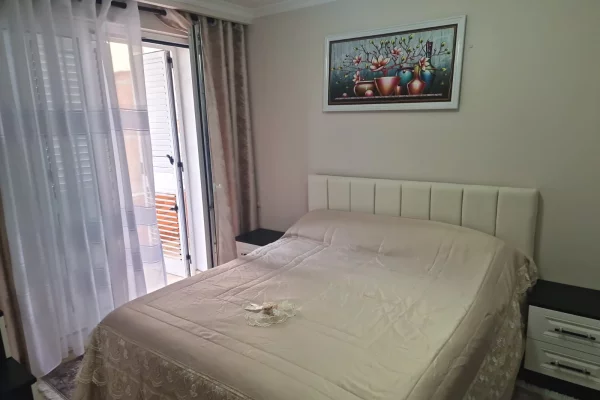 Shtepi me qera Apartament ne Tirane, 2+1, Mobilimi E mobiluar, Pagesa 600  Euro.