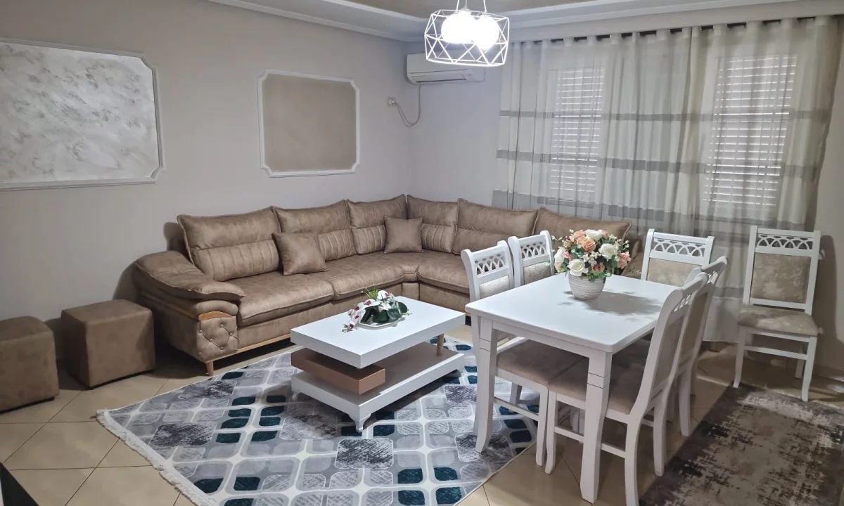 Shtepi me qera Apartament ne Tirane, 2+1, Mobilimi E mobiluar, Pagesa 600  Euro.