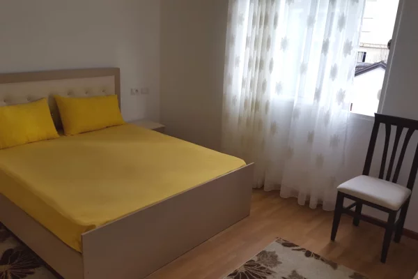 Shtepi me qera Apartament ne Tirane, 2+1, Mobilimi E mobiluar, Pagesa 400  Euro.