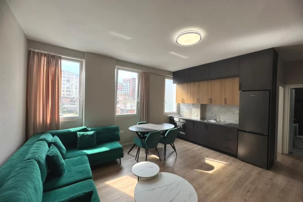 Apartament me Qira 1+1 në Astir !