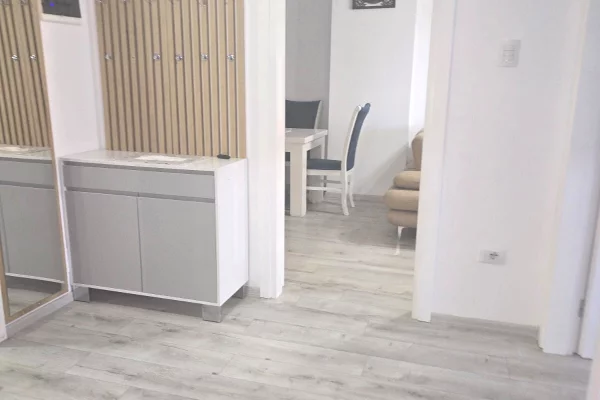 Appartamento in affitto a Tirana 2+1, Arredato