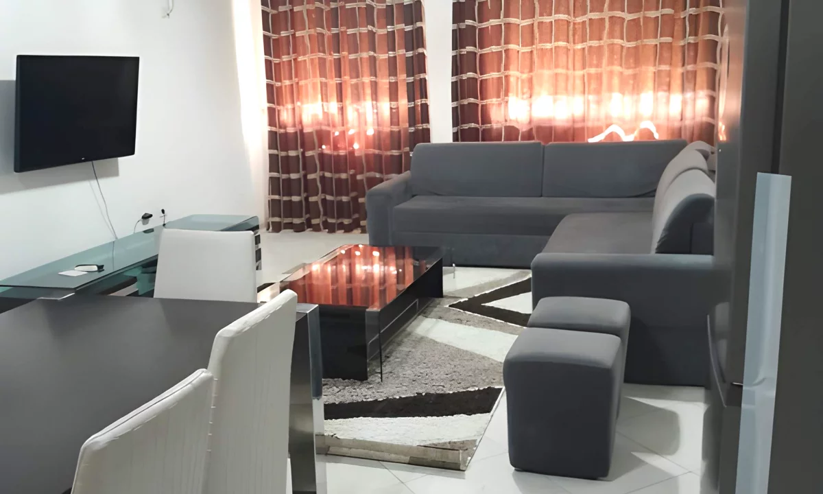 Appartamento in affitto a Tirana 2+1, Arredato