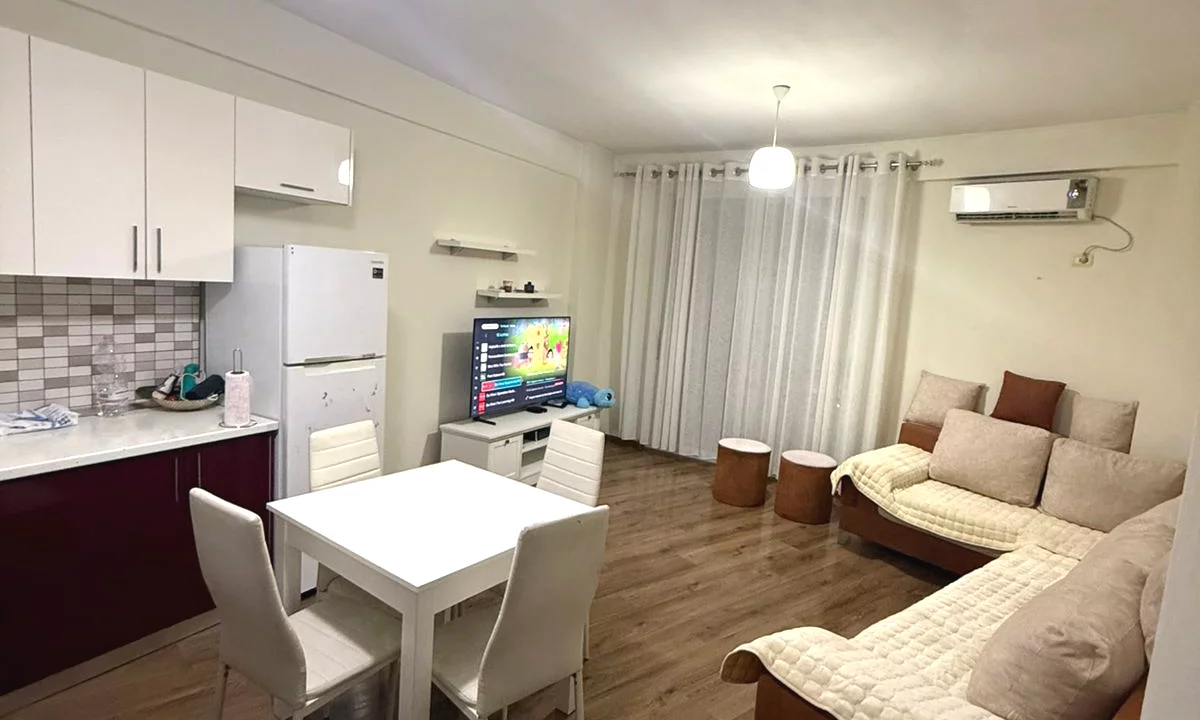 Shtepi me qera Apartament ne Tirane, 2+1, Mobilimi E mobiluar, Pagesa 500  Euro.
