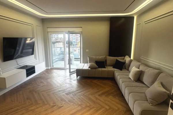 Shtepi me qera 2+1 ne Tirane - 1,300 Euro