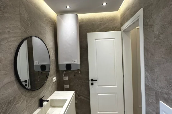 Shtepi me qera Apartament ne Tirane, 2+1, Mobilimi E mobiluar, Pagesa 1,300  Euro.