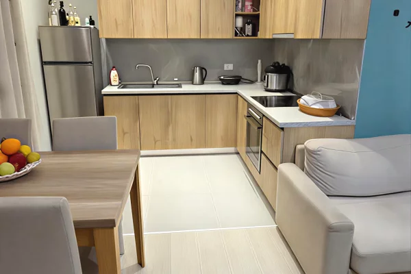 Jepet Apartament me Qira 1+1 në Astir – Me Super Verandë!