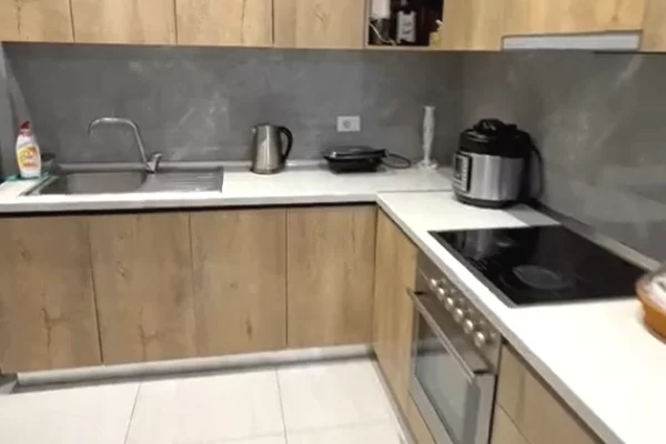 Shtepi me qera Apartament ne Tirane, 1+1, Mobilimi E mobiluar, Pagesa 550  Euro.