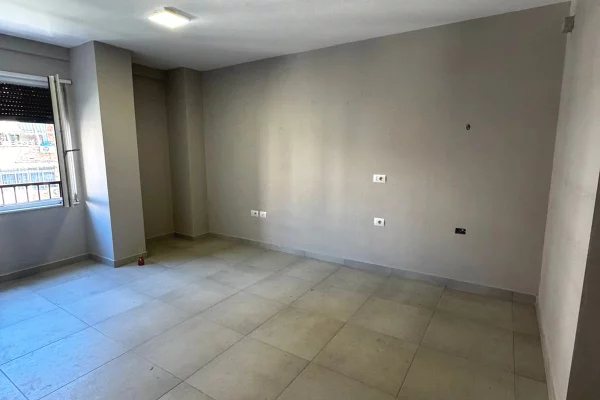 Ambient biznesi me qera 1+1 ne Tirane - 600 Euro