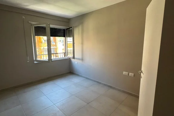 Ambient biznesi me qera 1+1 ne Tirane - 600 Euro