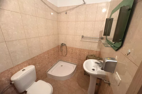 Shtepi me qera Apartament ne Tirane, 2+1, Mobilimi E mobiluar, Pagesa 500  Euro.