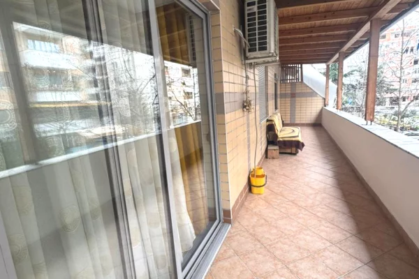 Shtepi me qera Apartament ne Tirane, 2+1, Mobilimi E mobiluar, Pagesa 500  Euro.