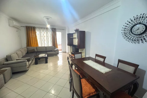 Shtepi me qera Apartament ne Tirane, 2+1, Mobilimi E mobiluar, Pagesa 500  Euro.