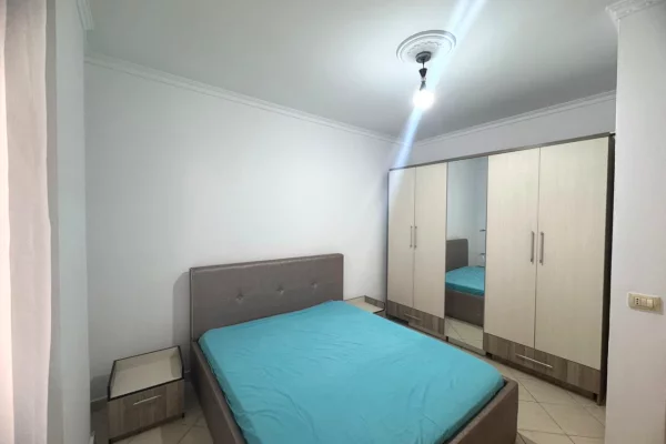 Shtepi me qera Apartament ne Tirane, 2+1, Mobilimi E mobiluar, Pagesa 500  Euro.