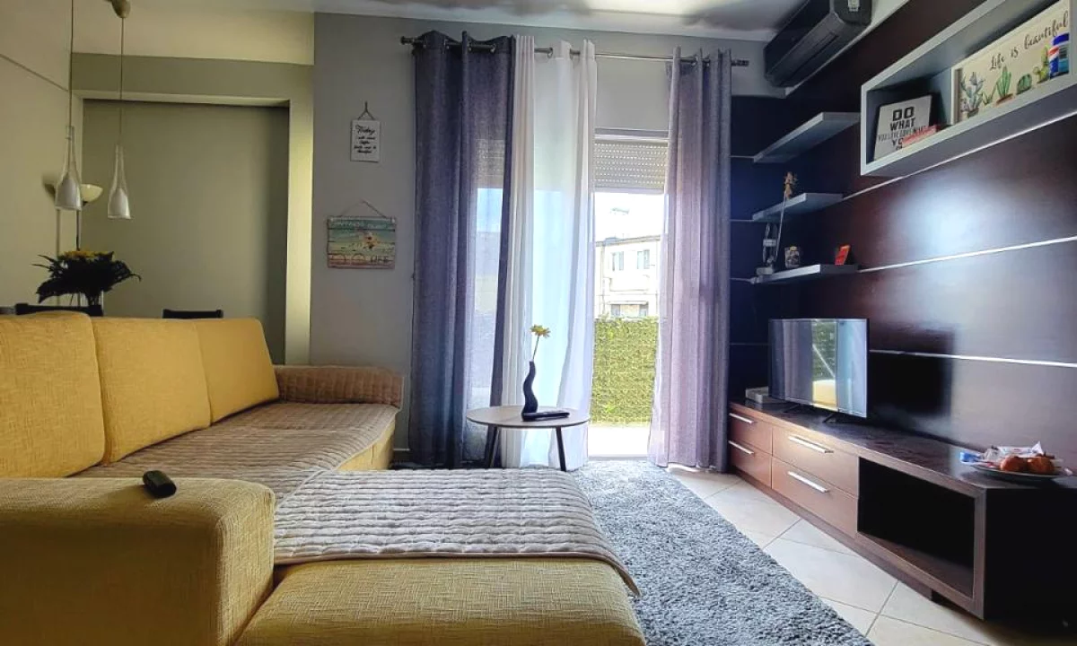 Shtepi me qera Apartament ne Tirane, 1+1, Mobilimi E mobiluar, Pagesa 500  Euro.