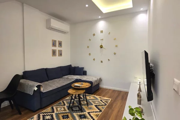  Apartament 1+1  me Qira tek Rruga e Durrësit !