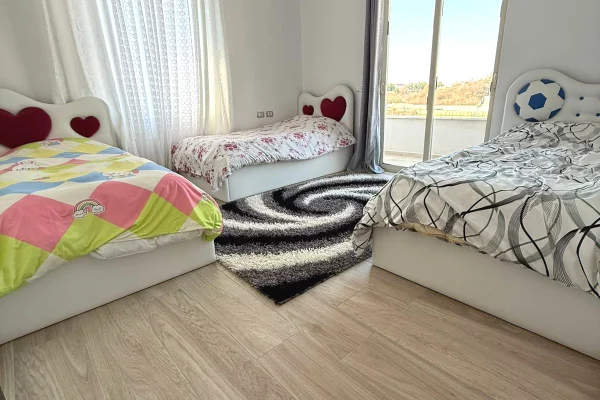 Shtepi me qera Apartament ne Tirane, 3+1, Mobilimi E mobiluar, Pagesa 650  Euro.