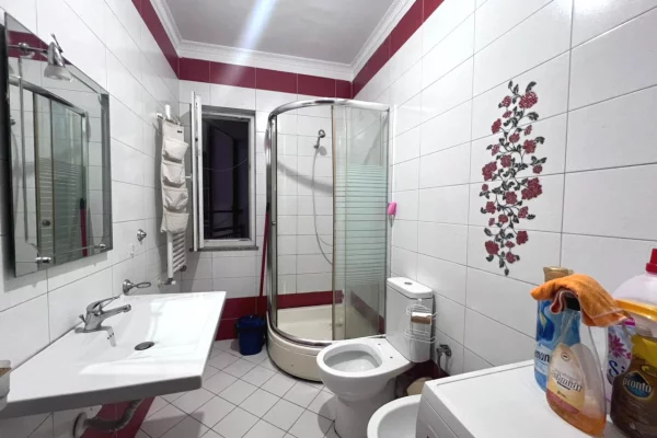 Appartamento in affitto a Tirana 1+1, Arredato