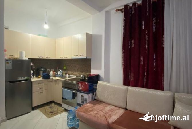 Shtepi me qera 1+1 ne Tirane - 30,000 Leke