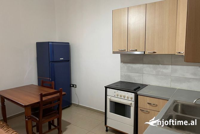 Shtepi me qera 1+1 ne Tirane - 30,000 Leke