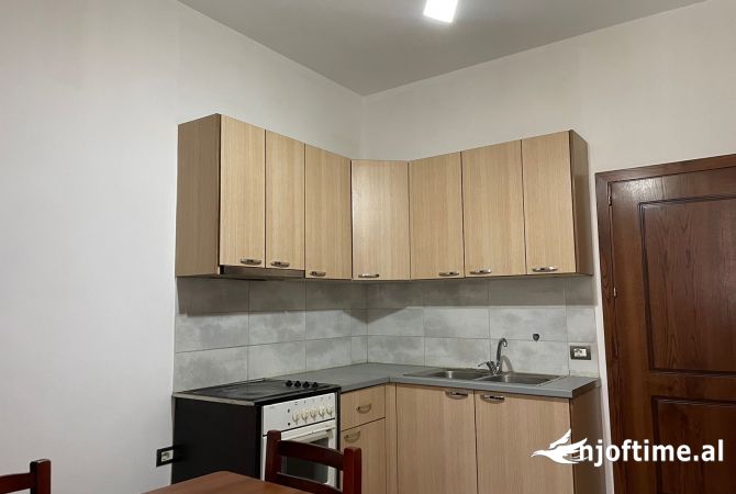 Shtepi me qera 1+1 ne Tirane - 30,000 Leke