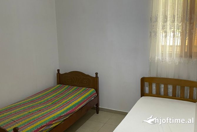 Shtepi me qera Shtepi Private ne Tirane, 1+1, Mobilimi E mobiluar, Pagesa 30,000  Leke.