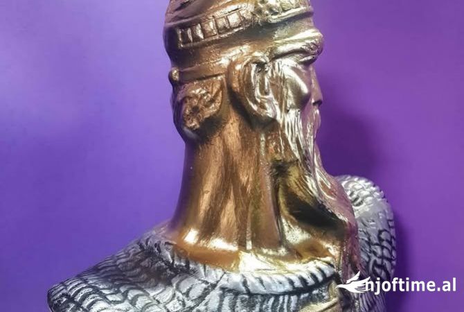 Artikuj te ndryshem  ne Lushnje - 30 Euro