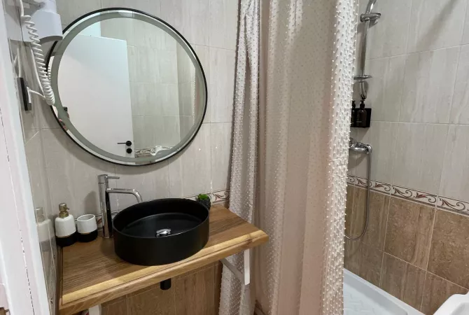 Shtepi me qera Apartament ne Tirane, 1+1, Mobilimi E mobiluar, Pagesa 699  Euro.