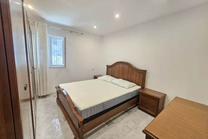 Shtepi me qera Shtepi Private ne Tirane, 2+1, Mobilimi E mobiluar, Pagesa 500  Euro.